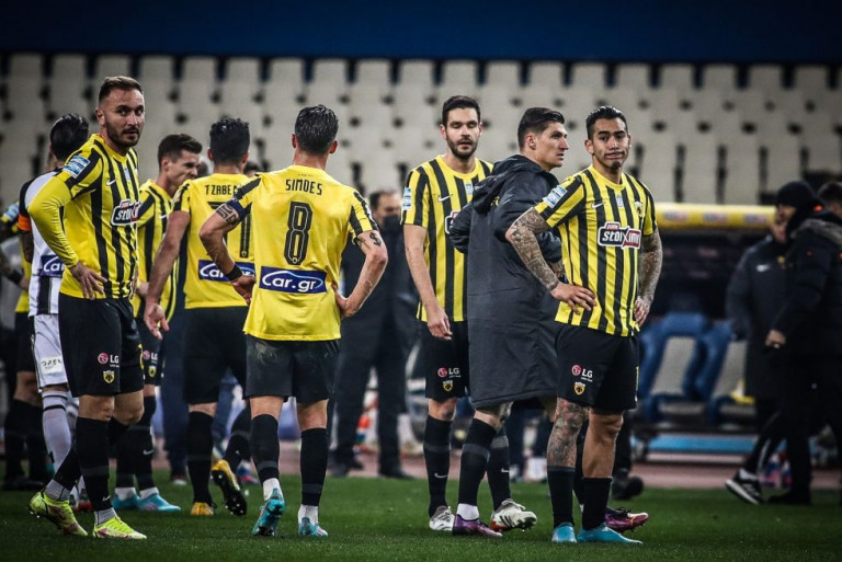 ΑΕΚ: Εκτός Τζαβέλλας, Σιμόες και Ανσαριφάρντ ενόψει Ολυμπιακού