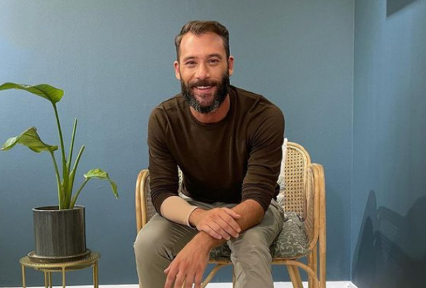 Αντίνοος Αλμπάνης: «Έβλεπα να γίνεται αυτός ο κανιβαλισμός και αναρωτιόμουν τον λόγο που το ζούσα»