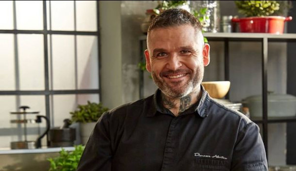 Διονύσης Αλέρτας: Δείτε τι κάνει ο τεσσάρων μηνών γιος του