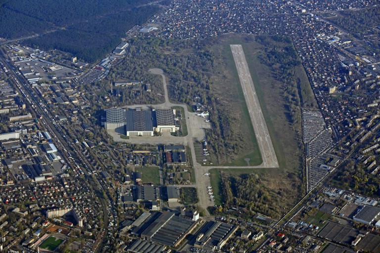 Ουκρανία: Ρωσικός βομβαρδισμός στο εργοστάσιο κατασκευής αεροπλάνων Αντόνοφ