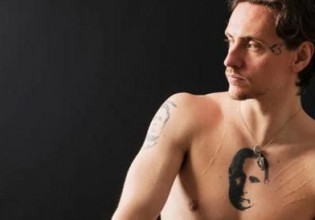 Πόλεμος στην Ουκρανία: Ο ουκρανός χορευτής που έχει τατουάζ με το πρόσωπο του Πούτιν ακυρώνει παράσταση στο Μιλάνο