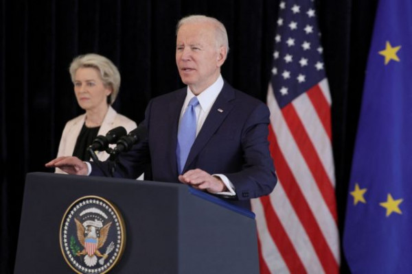 Μπάιντεν: Οι ΗΠΑ θα εφοδιάσουν με περισσότερο υγροποιημένο φυσικό αέριο την Ευρώπη