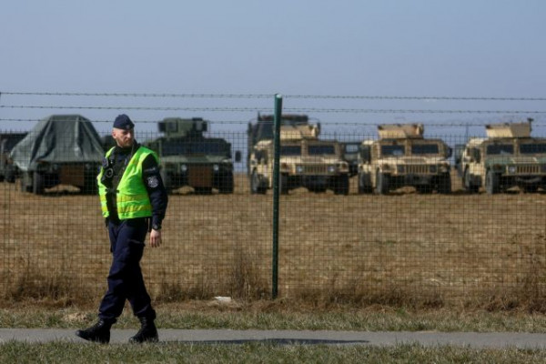 Αναγκαστική προσγείωση του αεροσκάφους που μετέφερε τον πολωνό πρόεδρο