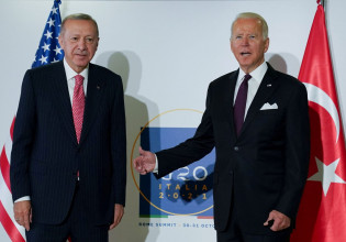 Στέιτ Ντιπάρτμεντ: «Εγκαταλείψτε τους S-400» – Μήνυμα μετά την τηλεφωνική επικοινωνία Μπάιντεν – Ερντογάν