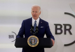 Μπάιντεν: Επανήλθε στο ενδεχόμενο χρήσης βιολογικών όπλων από τη Ρωσία κατά της Ουκρανίας