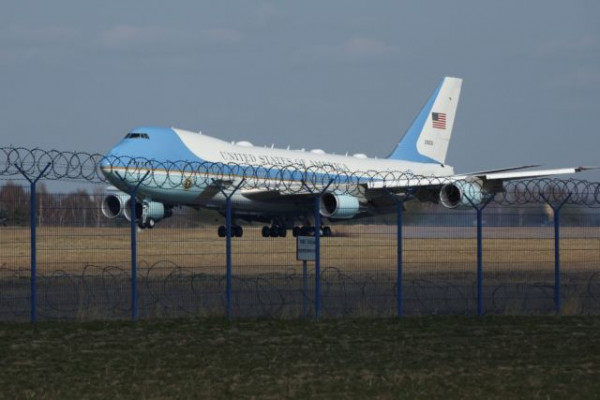 Πόλεμος στην Ουκρανία: Έφθασε στην Πολωνία ο Τζο Μπάιντεν