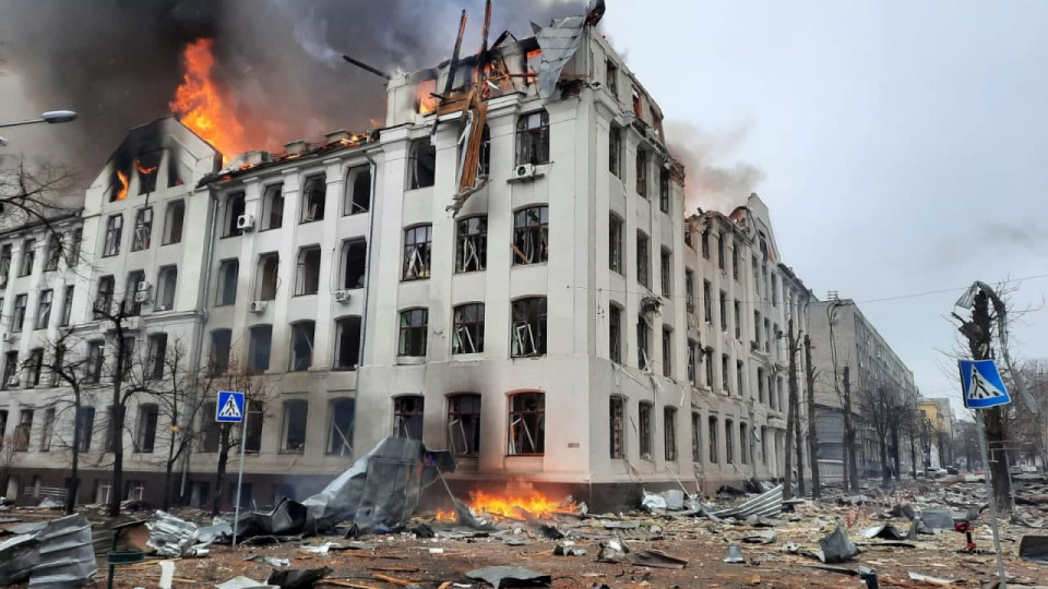 Ουκρανία: Νέα νύχτα με βομβαρδισμούς σε Κίεβο, Χάρκοβο, Μαριούπολη - Πάνω από 740 χιλιάδες πολίτες χωρίς ρεύμα