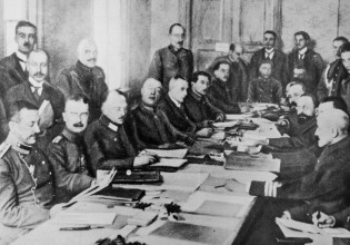 «Φεύγοντες την μπολσεβικικήν θεομηνίαν κατέφυγον εις Οδησσόν»