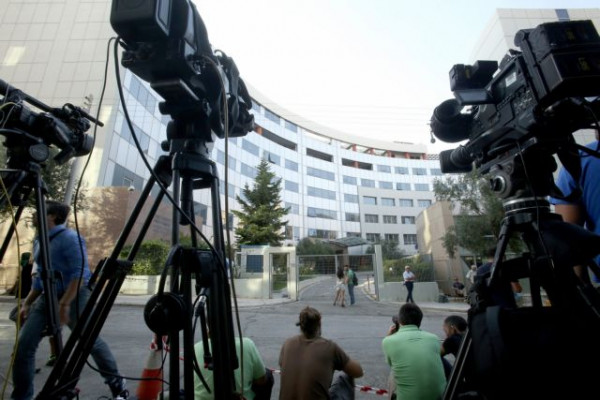 ΣΥΡΙΖΑ: «Έκθεση κόλαφος για τη φίμωση του Τύπου» στην Ελλάδα – «Γελάνε και τα βοσκοτόπια» η απάντηση της ΝΔ