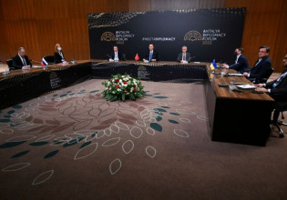 Πόλεμος στην Ουκρανία: Πως αποτιμάει ο Τσαβούσογλου τη συνάντηση Λαβρόφ – Κουλέμπα στην Τουρκία