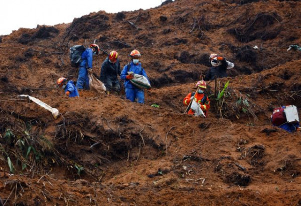 Κίνα: Ανακτήθηκε και το δεύτερο «μαύρο» κουτί του Boeing 737-800