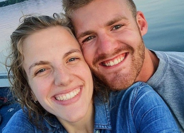 «Ραγίζει» καρδιές νεαρό ζευγάρι – Διαγνώστηκε με καρκίνο και επισπεύδει τον γάμο του