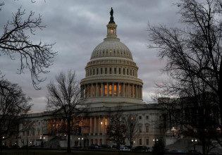 ΗΠΑ: Το Κογκρέσο εξετάζει την απαγόρευση εισαγωγής ρωσικού πετρελαίου