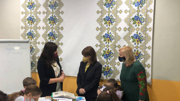 Σακελλαροπούλου: «Οφείλουμε έμπρακτη αλληλεγγύη στα παιδιά του πολέμου»