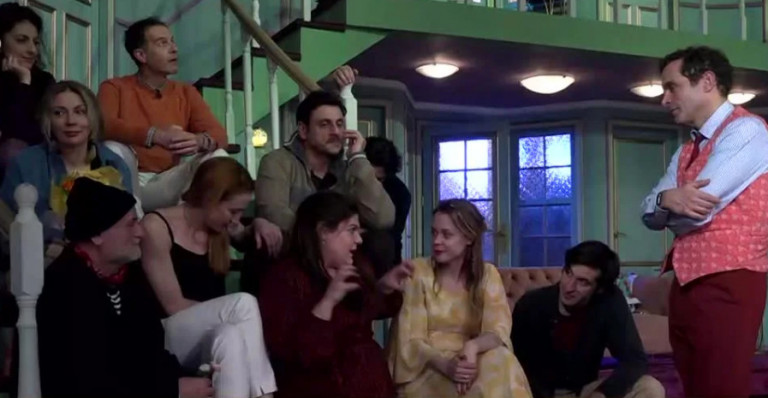 Το Σώσε: Οι πρωταγωνιστές περιγράφουν ευτράπελα και γκάφες που έχουν ζήσει επί σκηνής