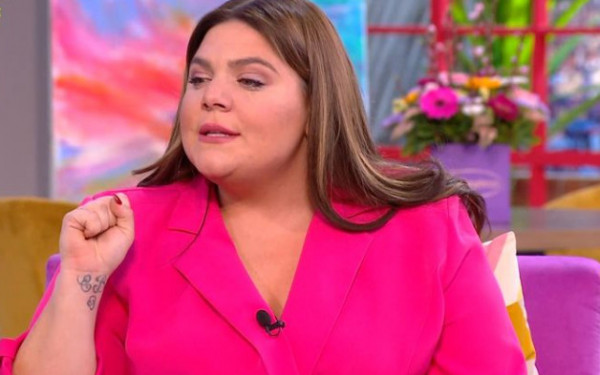Δανάη Μπάρκα: Δάκρυσε on air – «Δεν υπάρχουν λέξεις – Η μάνα δεν σκοτώνει το παιδί της»