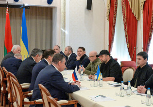 Κουλέμπα σε ουκρανούς διαπραγματευτές: Μην φάτε, πιείτε ή αγγίξετε τίποτα όταν είστε με τους Ρώσους