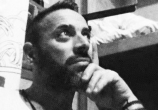 Βασίλης Δημάκης: ΝΔ και ΣΥΡΙΖΑ διασταυρώνουν τα ξίφη τους