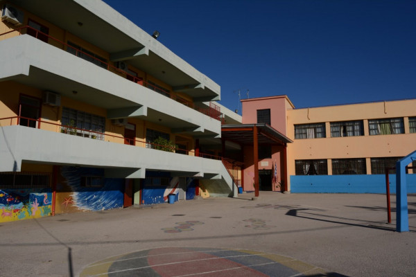 Θεσσαλονίκη: Έβαλαν εκρηκτικό μηχανισμό σε προαύλιο δημοτικού σχολείου