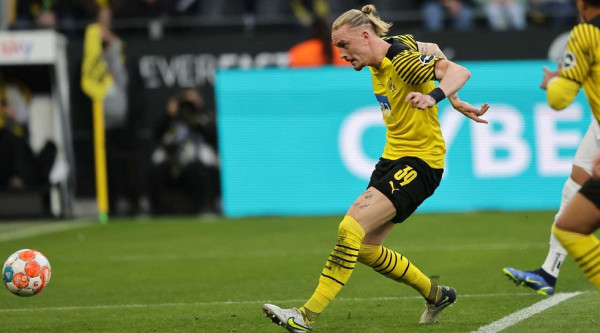 Η Ντόρτμουντ παραμένει στο κυνήγι της Μπάγερν (1-0)