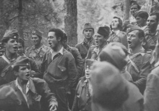 Ρένος: Κι όμως όλα είν’ αμφίστομα