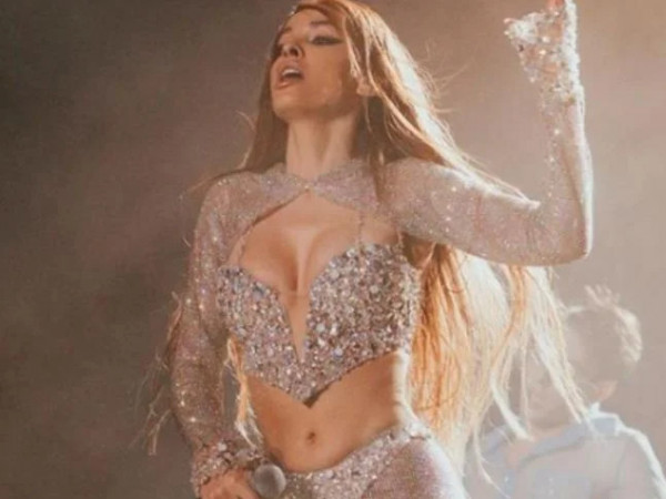 Ελένη Φουρέιρα: Σέξι… κι όποιος αντέξει με δημιουργία Celia Kritharioti – Εικόνες και βίντεο