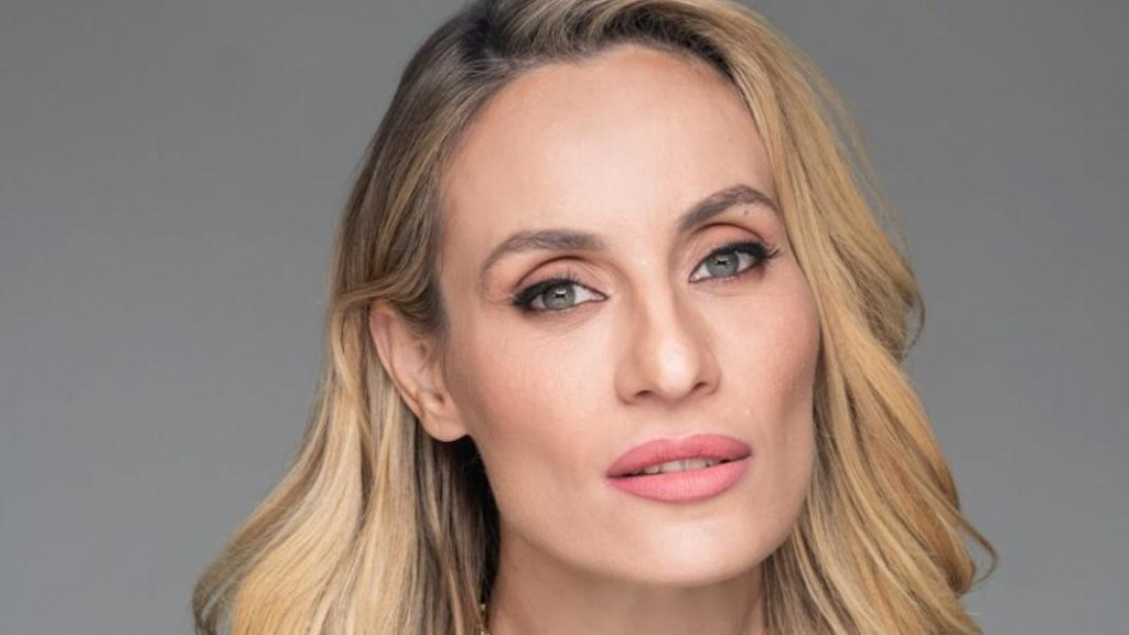 Ελεονώρα Μελέτη: Η κόρη της τρύπωσε στο καμαρίνι της και το έκανε άνω κάτω