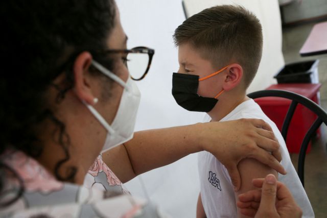Εμβόλιο Pfizer/BioNTech: Μειώνει κατά 68% τον κίνδυνο νοσηλείας των παιδιών 5 έως 11 ετών από την Όμικρον