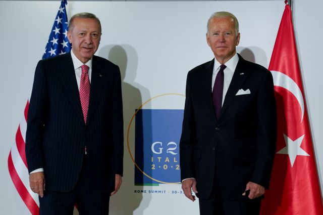 Συνάντηση Μπάιντεν - Ερντογάν στο περιθώριο της συνόδου του ΝΑΤΟ στις Βρυξέλλες