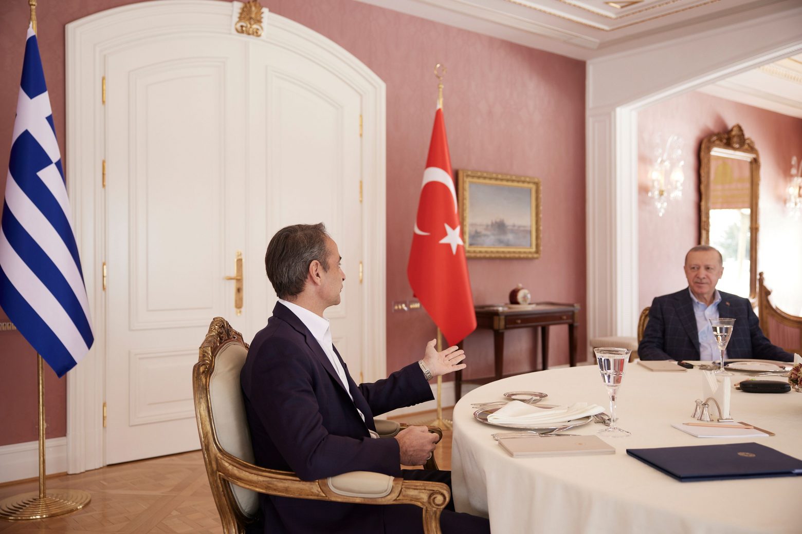 Υπάρχουν περιθώρια διαλόγου με την Τουρκία; - Που συμφωνούν και που διαφωνούν Μητσοτάκης, Τσίπρας και Ανδρουλάκης
