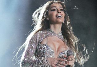 Ελένη Φουρέιρα: «Εκρηκτική» εμφάνιση στην συναυλία του Maluma