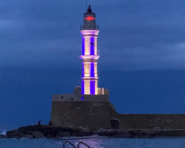 Ο Γαλανόλευκος Φάρος των Χανίων