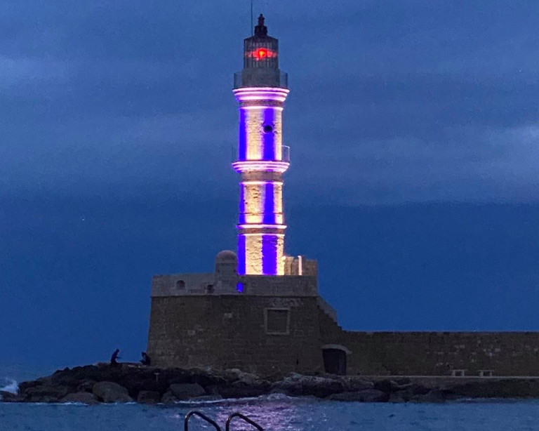 Ο Γαλανόλευκος Φάρος των Χανίων