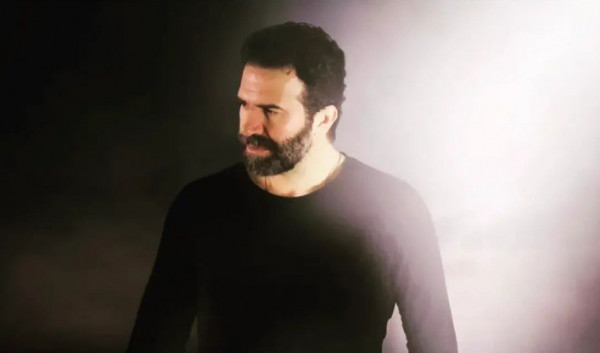 Ηλίας Παλιουδάκης στο in.gr: «Μέσα από το ριζίτικο τραγούδι ο Κρητικός εκφράζει πολλά συναισθήματα»