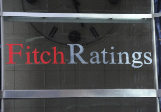 Fitch: Υποβάθμισε το αξιόχρεο της Ρωσίας – Αμεσος ο κίνδυνος να κηρύξει στάση πληρωμών