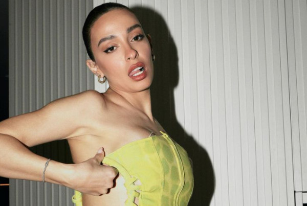 Ελένη Φουρέιρα: Με see through φόρεμα και τούρτα έκπληξη γιόρτασε τα γενέθλιά της