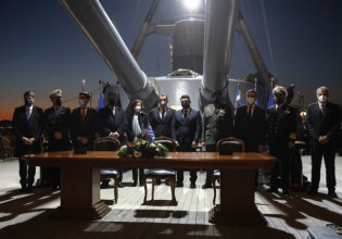 Το γαλλικό αεροπλανοφόρο «Σαρλ Ντε Γκολ» επισκέφθηκαν Παναγιωτόπουλος και Φλ. Παρλί