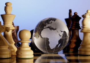 Economist: Οι συνταρακτικές αλλαγές που θα επιφέρει στη γεωπολιτική ο πόλεμος στην Ουκρανία