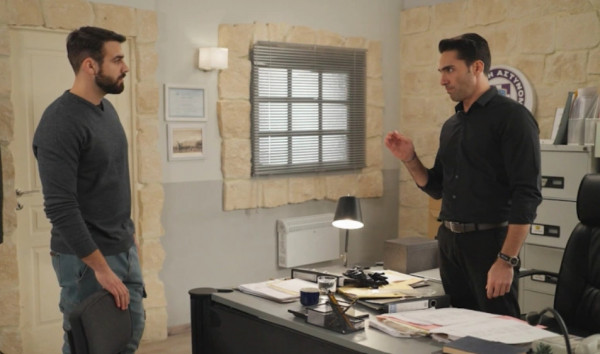 Η Γη της Ελιάς: O Ανέστης οργανώνει επίθεση κατά της Μαρίνας