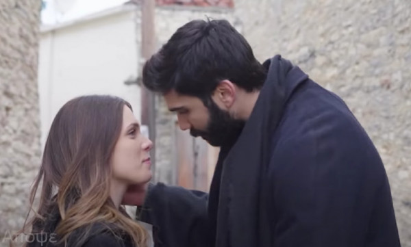 Η Γη της Ελιάς: Ο Αλέξης βλέπει τον Νικήτα με τη Μυρτάλη και γίνεται έξαλλος