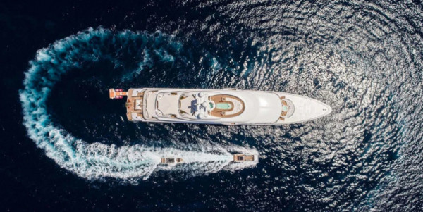 Ισπανία: Κατασχέθηκε γιοτ ολιγάρχη της πολεμικής βιομηχανίας της Ρωσίας – Ποιος είναι ο Σεργκέι Τσέμεζοφ και ποια η σχέση του με τον Πούτιν