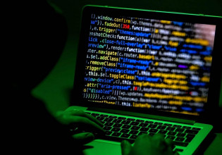 Ουκρανία: Η Ρωσία κατηγορεί τις ΗΠΑ για «χιλιάδες κυβερνοεπιθέσεις την ημέρα»