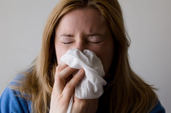 Όμικρον: Οι ασθενείς μεταδίδουν τον ιό για τουλάχιστον 4-8 ημέρες