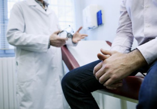 ΣΥΡΙΖΑ: Να αποσυρθεί η διάταξη του νόμου Πλεύρη για τους ανασφάλιστους