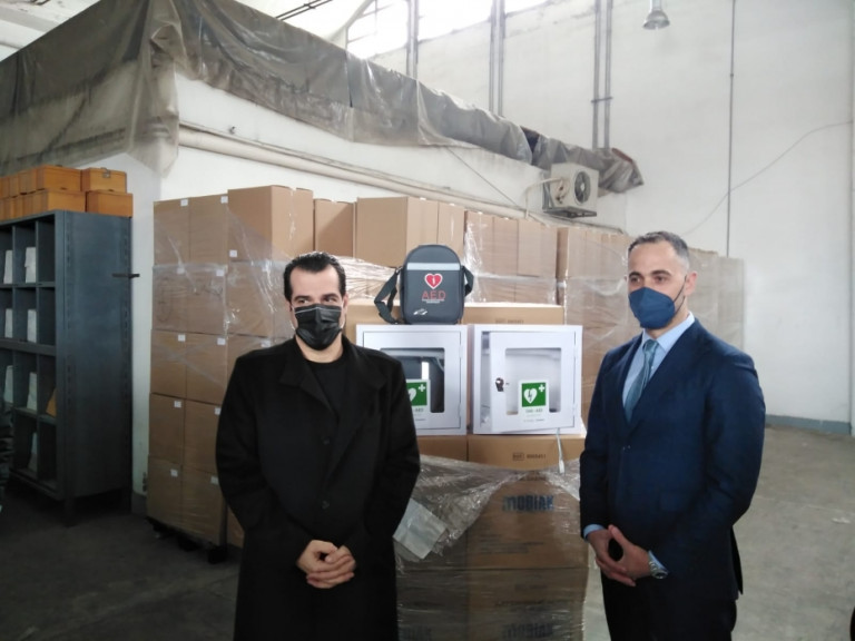 Αθλητικά σωματεία: Δωρεά απινιδωτών σε 58 ερασιτεχνικές ομάδες της Αθήνας