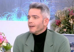 Θεοχάρης Ιωαννίδης: «Στα 16 μού έπεσαν τα μαλλιά – Μετά βγήκαν άσπρα»