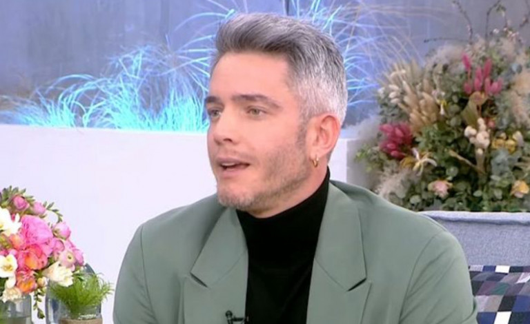 Θεοχάρης Ιωαννίδης: «Στα 16 μού έπεσαν τα μαλλιά – Μετά βγήκαν άσπρα»