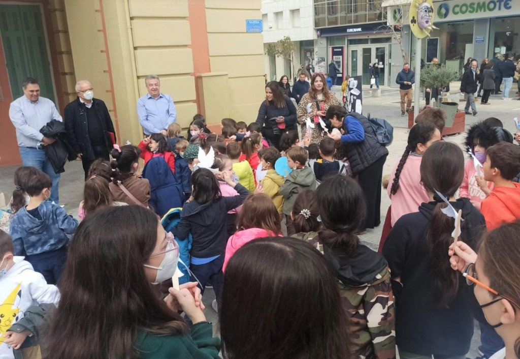 Ουκρανία: Μαθητές διαδήλωσαν ενάντια στον πόλεμο στο Ηράκλειο