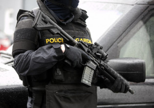 Ιρλανδία: Ο ΥΠΕΞ απομακρύνθηκε από εκδήλωση, έπειτα από συναγερμό για βόμβα