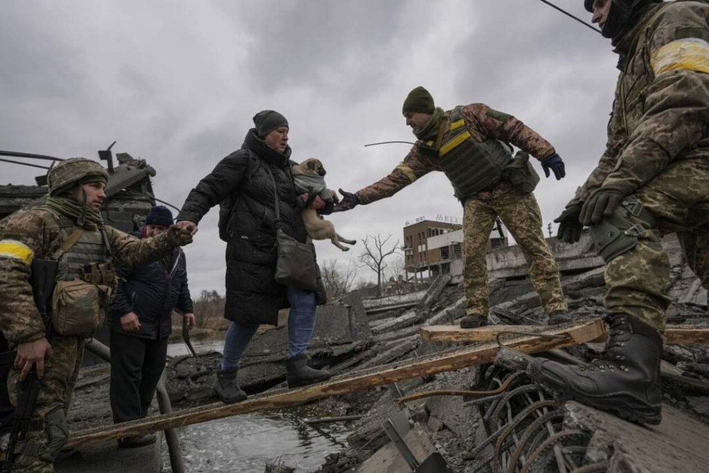 Ουκρανία: Τρεις νεκροί πολίτες στο Ιρπίν από ρωσικά πυρά, ανάμεσά τους δύο παιδιά, καταγγέλλει το Κίεβο